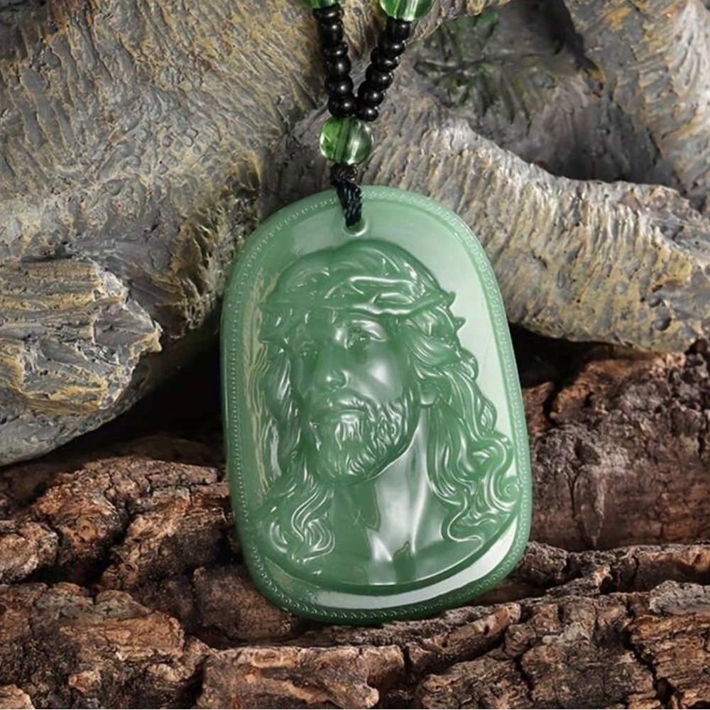 COPY - JADE NECKLACE - Picture 2 of 3